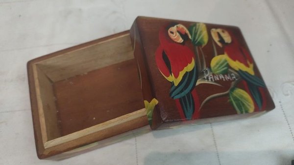 Caja en madera con pintura artesanal de Panamá - imagen 4