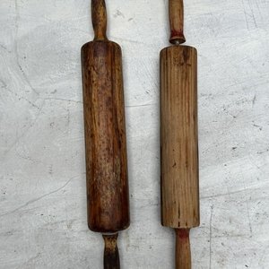 Dos Palos de Amasar de Madera Rústica - imagen 3