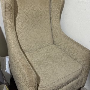 Lote siguiente: Sofá de estilo tapizado con estampado floral