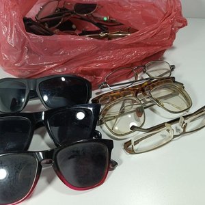 Lote Variado de Lentes y Armazones de Sol y Receta - imagen 2
