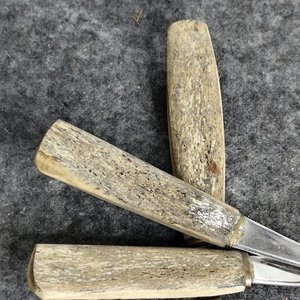 Set de 3 Cucharitas de Acero Inoxidable con Mangos de Asta y Detalle de Bronce - imagen 3