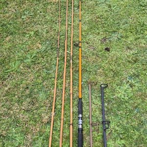 Lote anterior: Lote de Cañas de Pescar de Tacuara y Fibra de Vidrio con Soportes