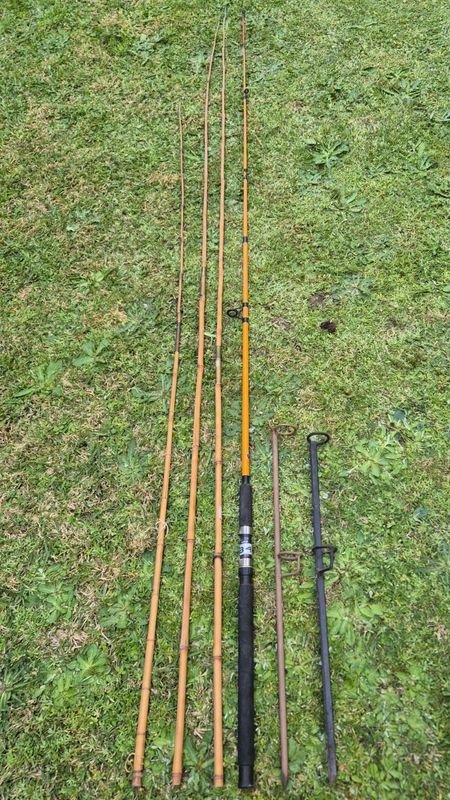 Lote de Cañas de Pescar de Tacuara y Fibra de Vidrio con Soportes