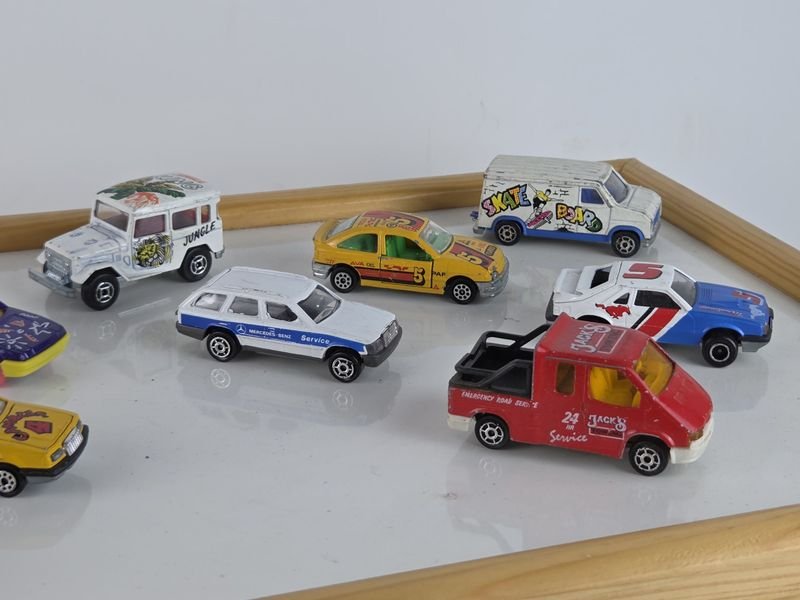 Colección de coches Majorette, juguetes en excelente condición - imagen 3