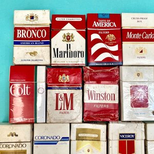Colección de Paquetes de Cigarrillos de Diversas Marcas - imagen 2