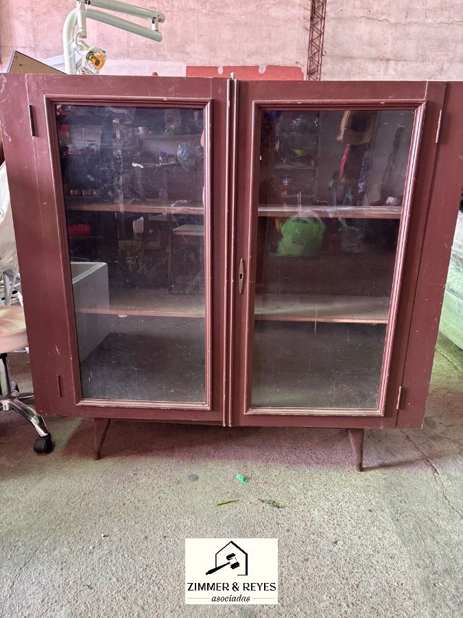Mueble Vitrina Cristalero Antiguo con Puertas de Vidrio