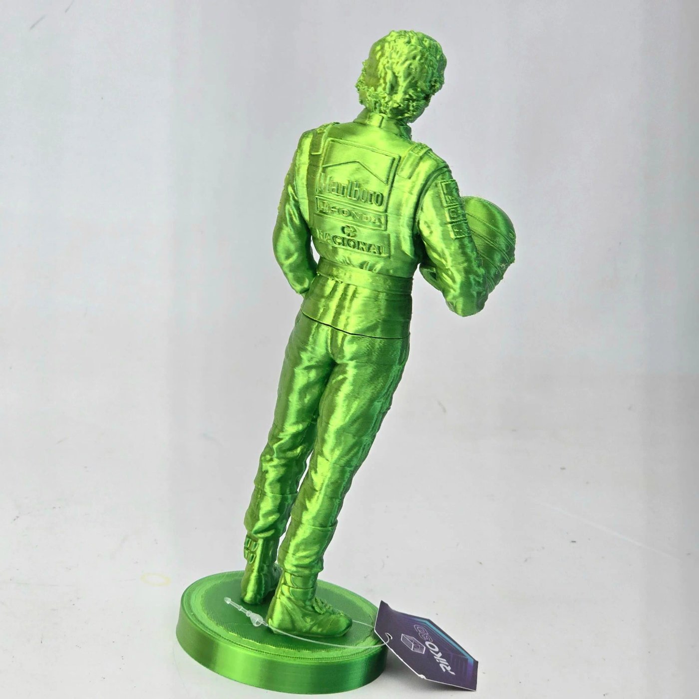 Estatuilla de Ayrton Senna, réplica de plástico - imagen 3