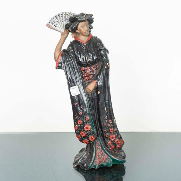 Figura de Dama con Abanico Firmado en Cerámica - imagen 1