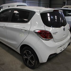 Toyota Yaris Blanco Dañado - imagen 2