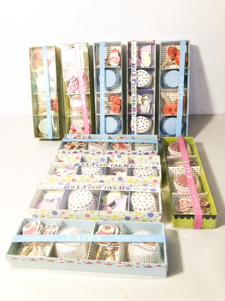 Diez Sets de Accesorios Decorativos para Cupcakes
