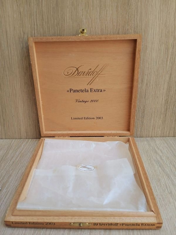 Caja de Puros Davidoff en Madera República Dominicana - imagen 2