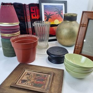 Lote de Pantallas de Lámpara, Florero, Jarrón, Cuadros y Más - imagen 4