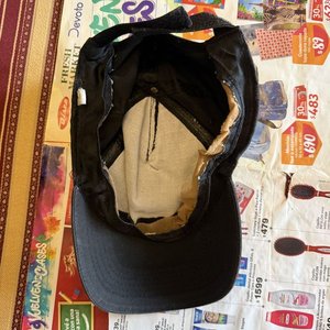 Lote de 7 Gorras con Temáticas Variadas: Turismo, Marcas y Uruguay - imagen 7
