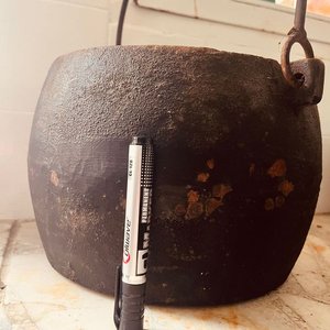 Olla Antigua de Hierro Fundido con Tapa y Asa - imagen 5