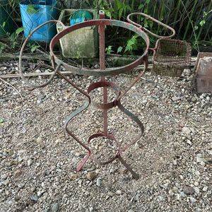 ¡Liquidación de Existenias! Ruedas Antiguas, Mesas de Madera, Electrodomésticos y Más