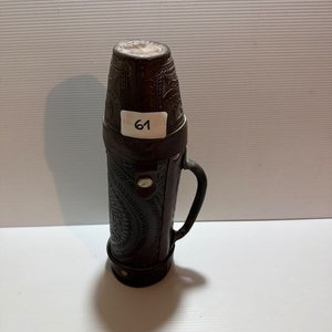 Lote siguiente: Forro de Termo de Cuero Artesanal con Diseño Repujado
