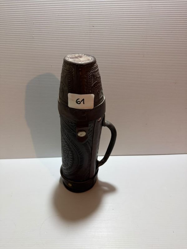 Forro de Termo de Cuero Artesanal con Diseño Repujado