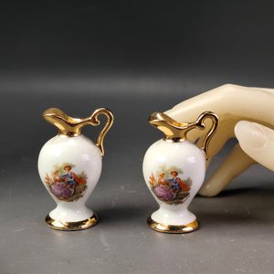 Lote de 5 Piezas de Porcelana Fina: Jarritas Limoges, Florerito Alemán, Calderita y Figura Schmidt - imagen 7