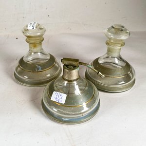 Lote anterior: Set de Tres Frascos Perfumeros Vintage con Detalles Dorados