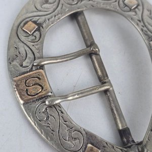 Hebilla Criolla en Plata y Oro con Grabados - imagen 2