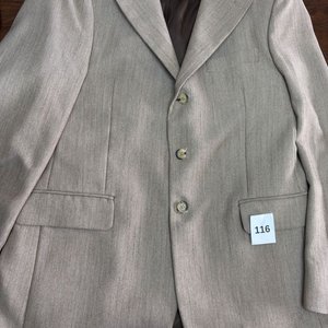 Lote siguiente: Saco Marrón Talle 50 Marca Everfit
