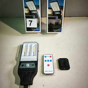 2 Focos Solares con Sensor y Control Remoto - imagen 3