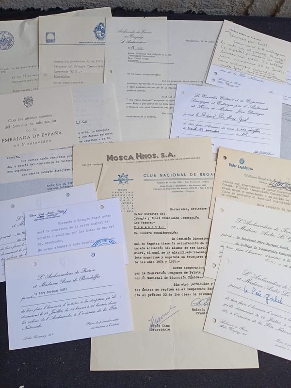 Lote anterior: Colección de Invitaciones y Cartas de Embajadas del Mundo