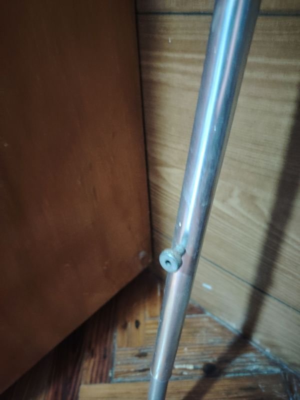Bastón ajustable con mango ergonómico