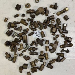 Lote siguiente: Lote de 15 Piezas de Bronce para Conexiones Neumáticas o Hidráulicas