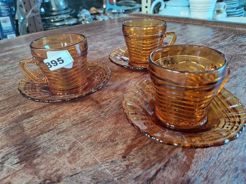 Tazas de café con platillos en vidrio - imagen 5