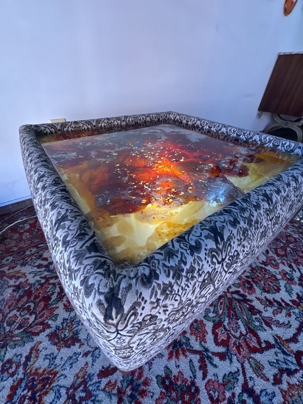 Mesa ratona con iluminación y tapa de vidrio artística - imagen 8