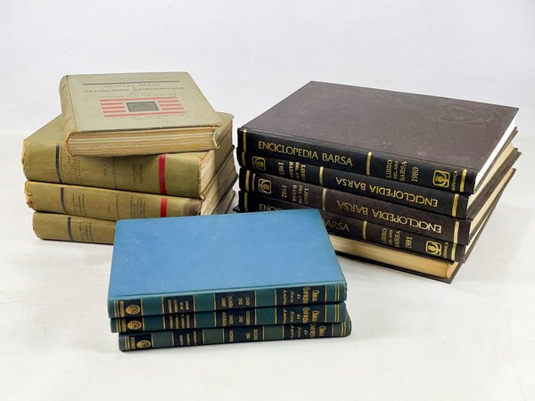 Colección de libros antiguos en buen estado - imagen 1