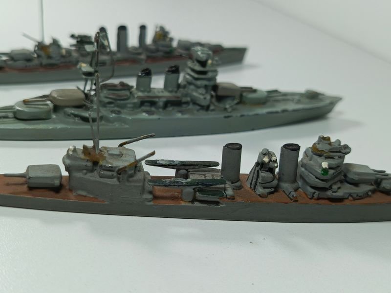 Tres barcos maquetas acorazados a escala de origen alemán - imagen 4