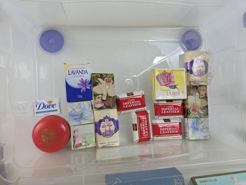 Artículos de tocador y cosméticos para la venta en subasta - imagen 4