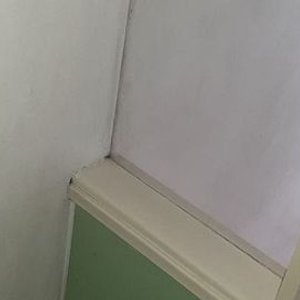 Lote anterior: Lote de 2 artefactos: Lámpara de vidrio y Lámpara colgante roja/blanca