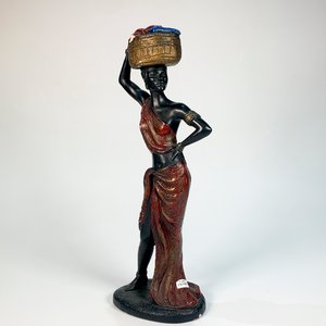Escultura Dama Africana con Canasto en Yeso - 50 cm - imagen 1