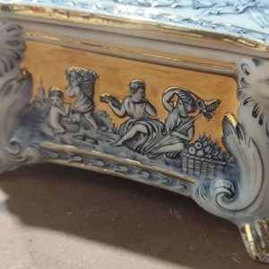 Cofre Antiguo Cerámica Capo di Monte con Tapa y Detalles Dorados - imagen 6