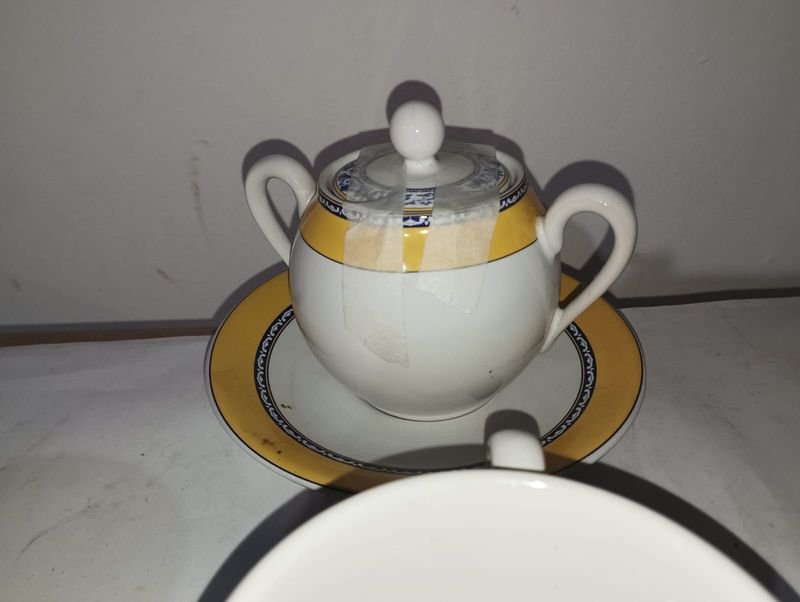 Juego de té Olmos con platos, tazas y tetera - imagen 2