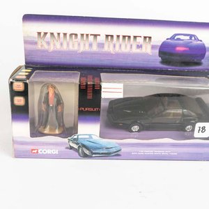 Auto Pontiac Transam de la serie de TV El auto fantastico con figura, escala 1/36 colección Corgi en su caja original - imagen 2