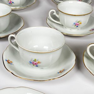 Nueve tazas de te porcelana checa, con doce platillos - imagen 3