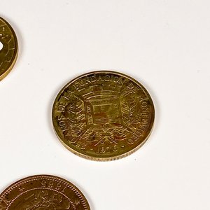 Lote de Siete Monedas Antiguas Variadas - imagen 6