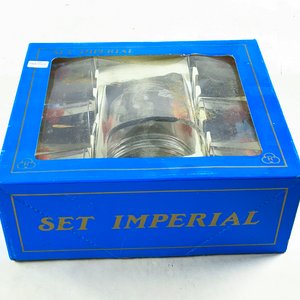 Lote siguiente: Set Imperial de Vasos y Hielera con Diseño Floral