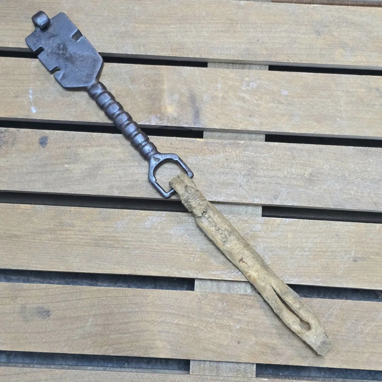 Llave para alambre en buen estado - imagen 1