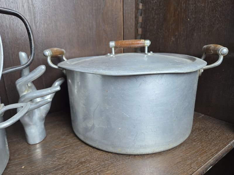 Tres ollas de aluminio grandes con tapa - imagen 2