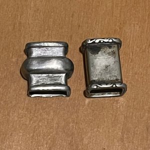 Lote anterior: Pasadores para Llaveros Antiguos de Metal Plateado