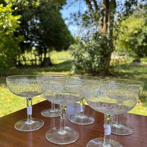 Lote siguiente: 6 copas de cristal grabado