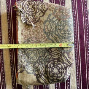 Lote de Bolsos y Sombrero de Ala Ancha Artesanal - imagen 14
