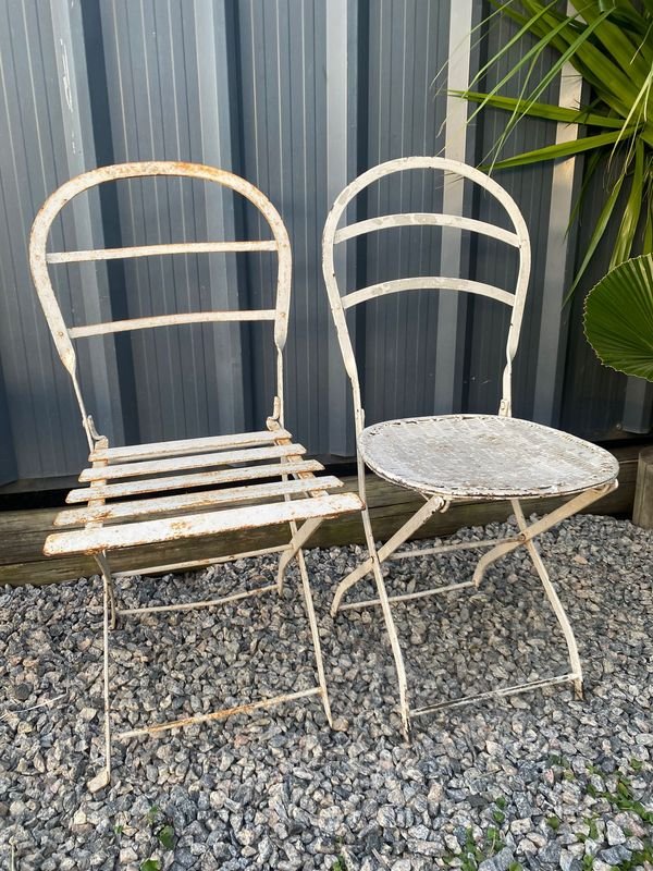 Sillas de hierro antiguas para decoración - imagen 1