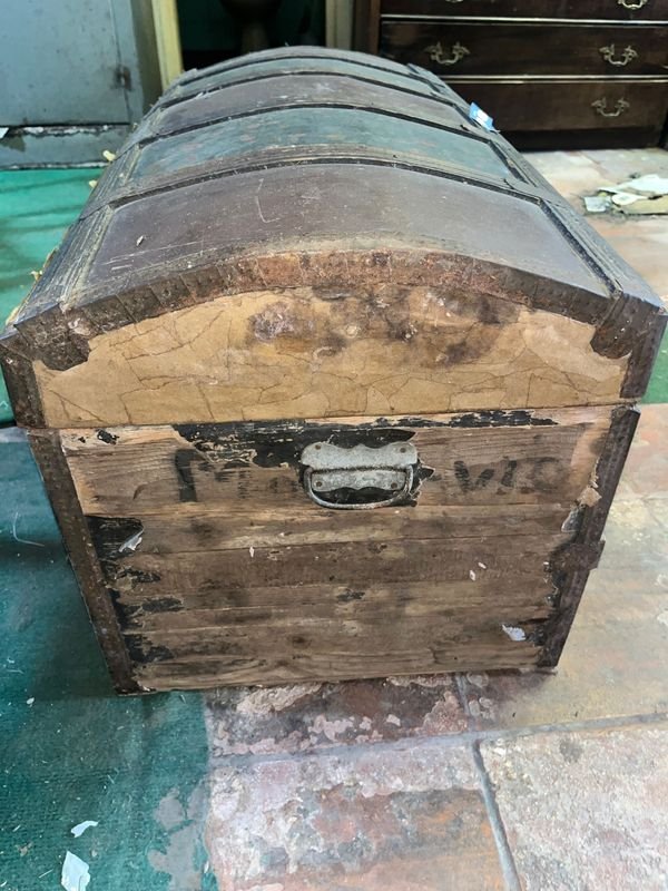 Baul Antiguo de Madera y Cuero - imagen 3