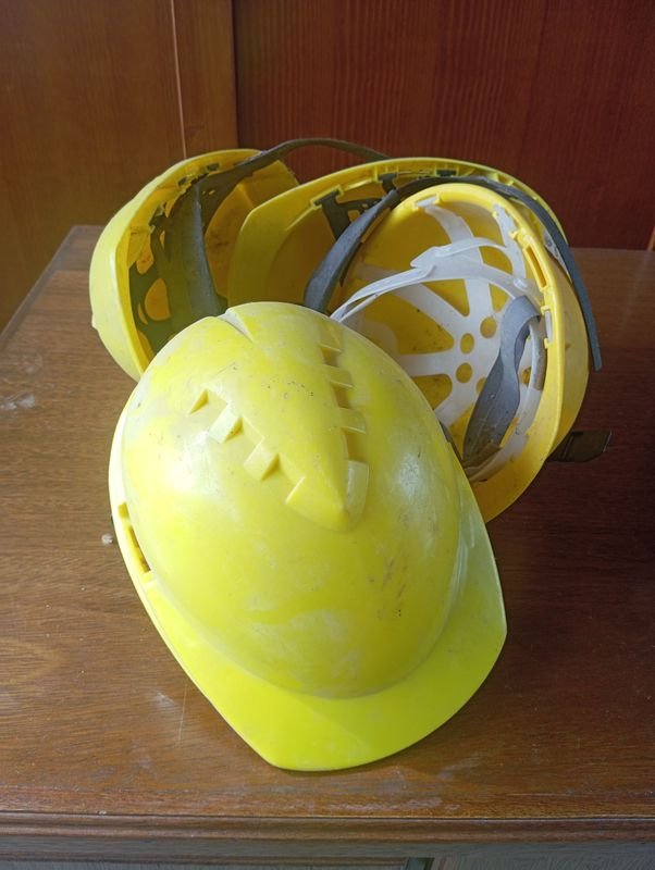 Lote de 4 Cascos de Construcción Amarillos
